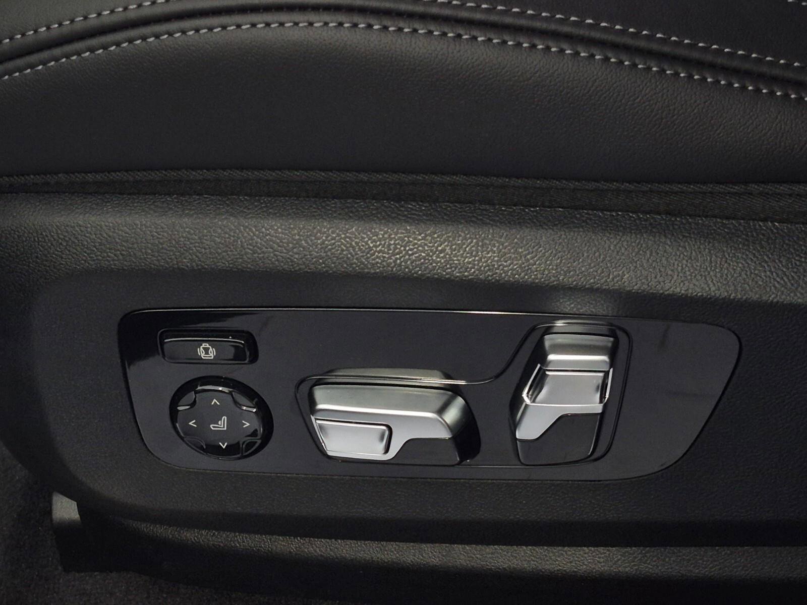 New 2026 BMW XM Label Red image 27