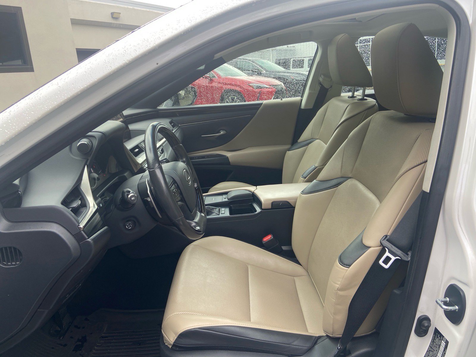 Used 2021 Lexus ES 300h w/ Premium Package FWD image 2