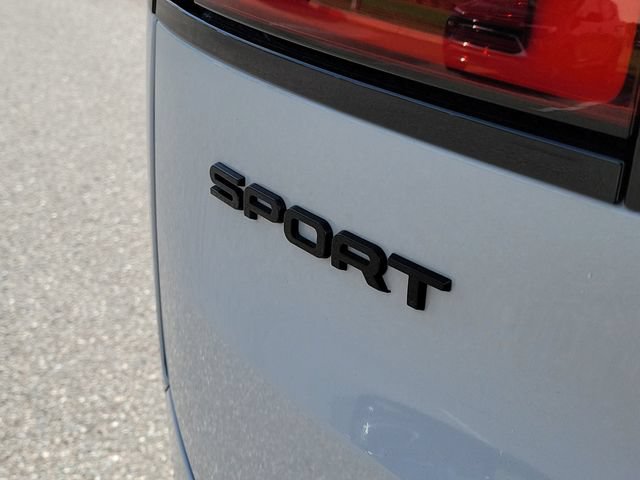 Used 2025 Land Rover Range Rover Sport SE AWD/4WD image 5