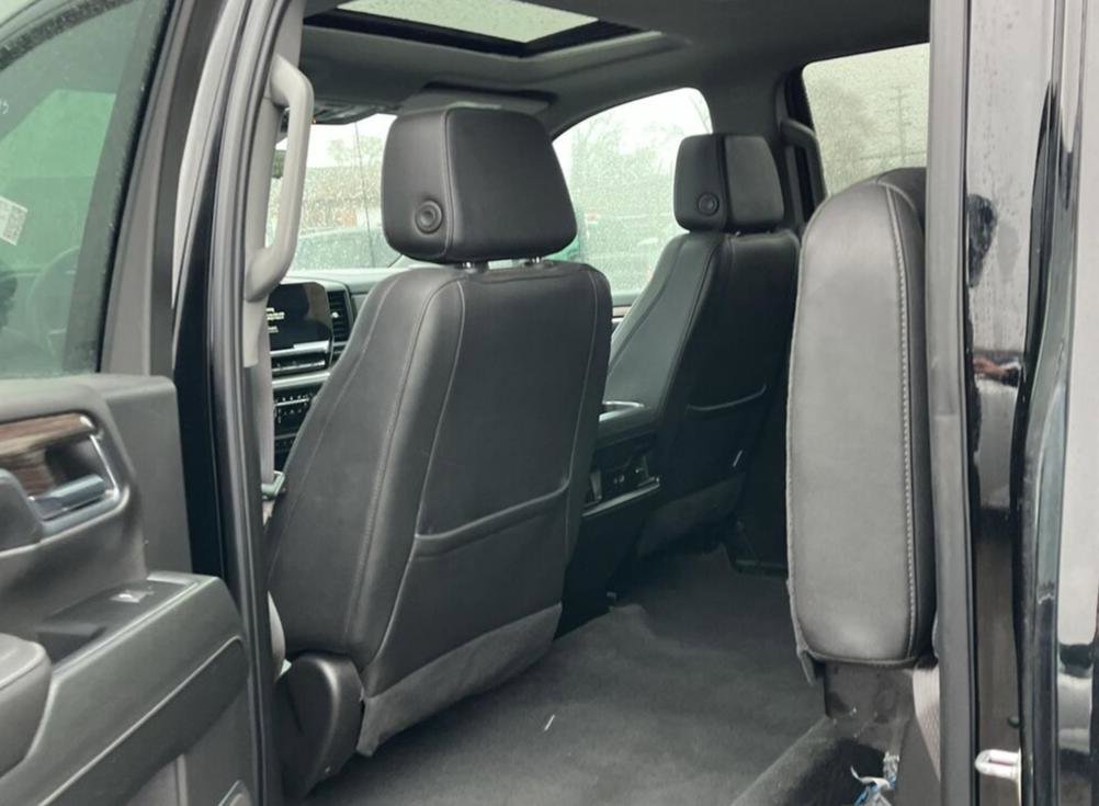 Used 2024 Chevrolet Silverado 2500 LT w/ Midnight Edition image 11