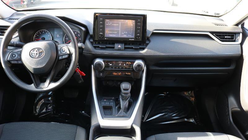 Used 2021 Toyota RAV4 LE image 21