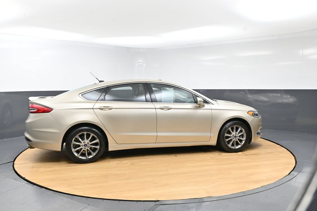 Used 2018 Ford Fusion Energi Titanium FWD image 4