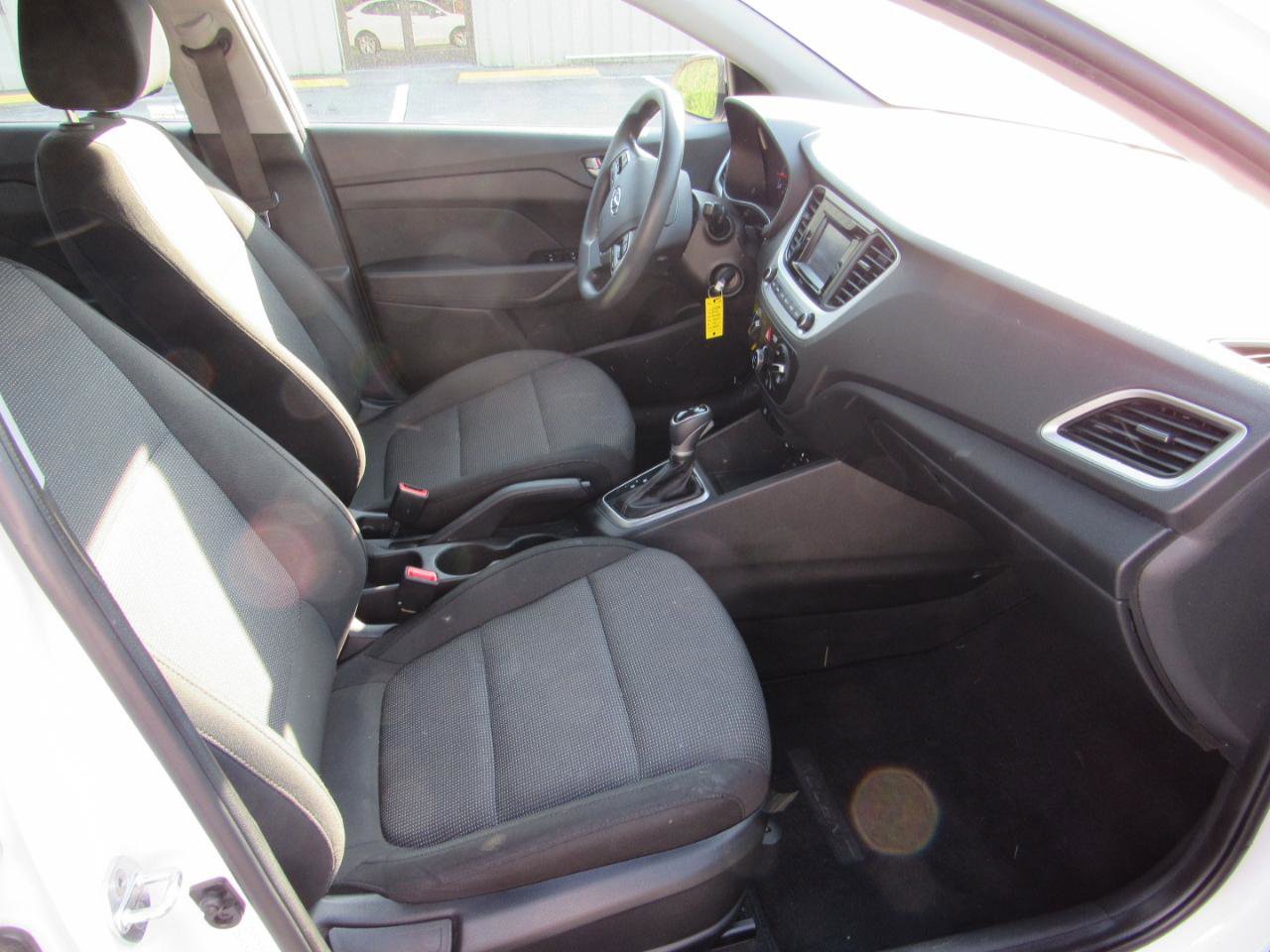 Used 2022 Hyundai Accent SE FWD image 8
