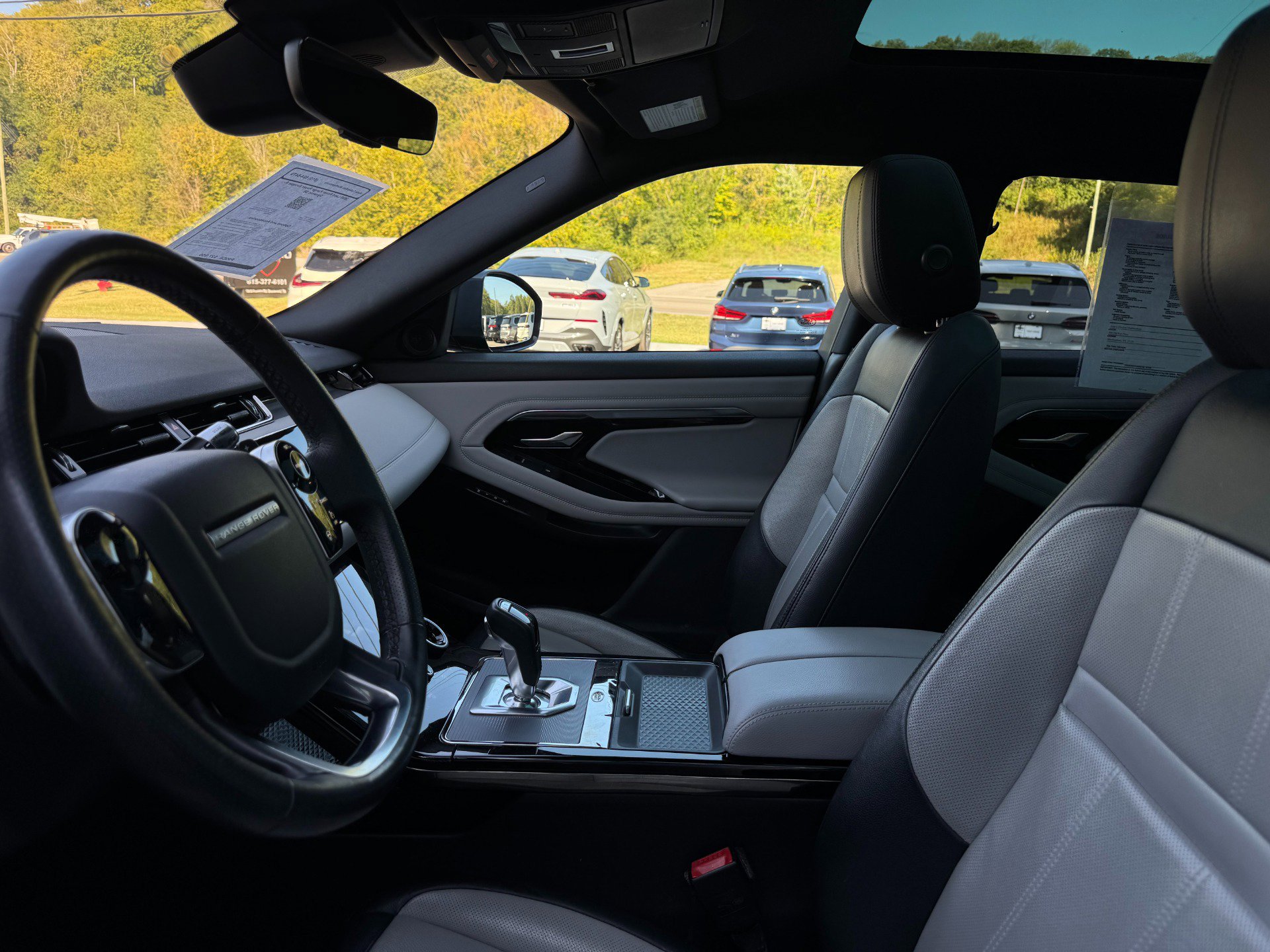 Used 2020 Land Rover Range Rover Evoque R-Dynamic SE image 22