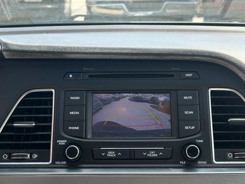 Used 2015 Hyundai Sonata SE w/ Option Group 02 FWD image 12