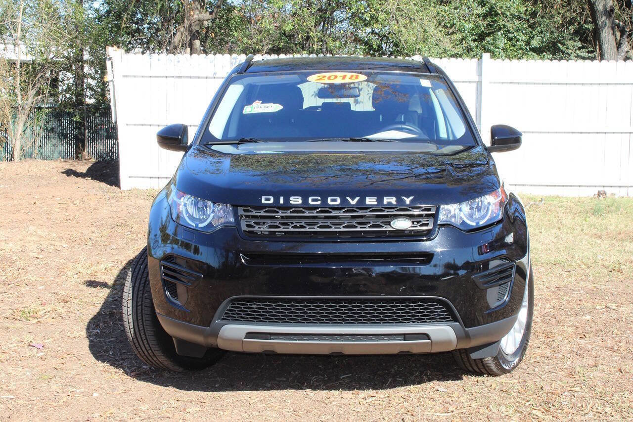 Used 2018 Land Rover Discovery Sport SE image 2