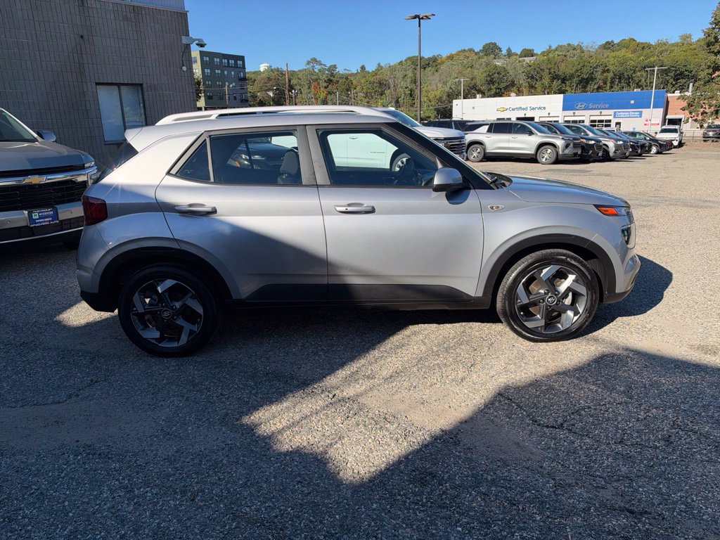 Certified 2026 Hyundai Venue SEL FWD image 8