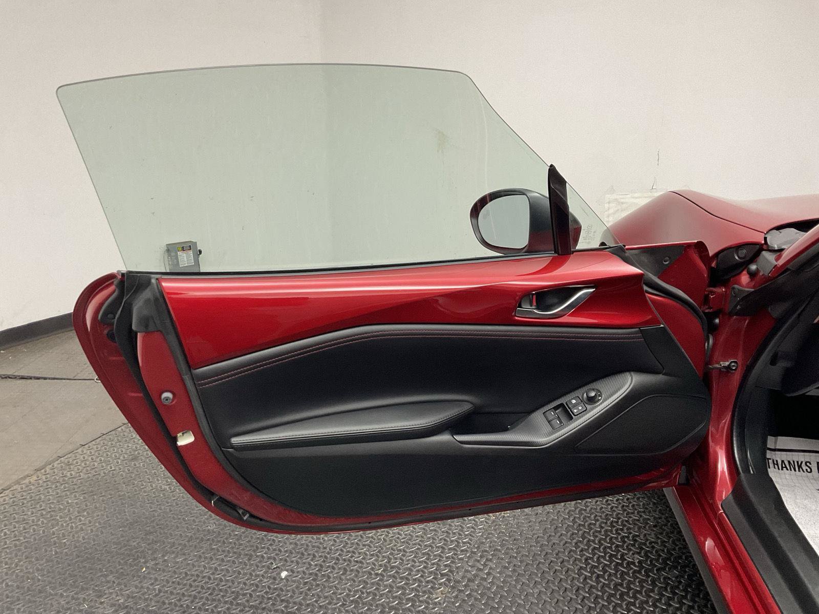 Used 2017 MAZDA MX-5 Miata RF Club RWD image 9