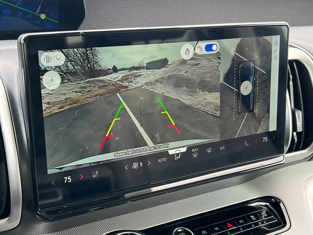 Certified 2025 Ford Expedition Active image 28