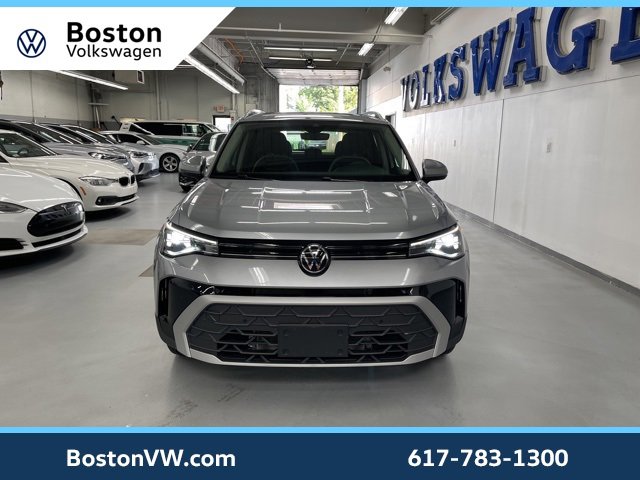 Used 2025 Volkswagen Taos SE w/ Panoramic Sunroof Package image 6