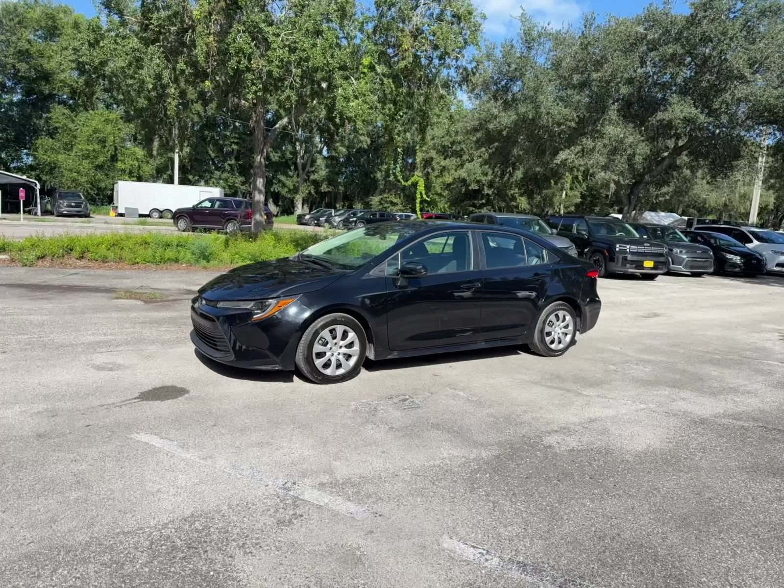 Used 2025 Toyota Corolla LE FWD image 7