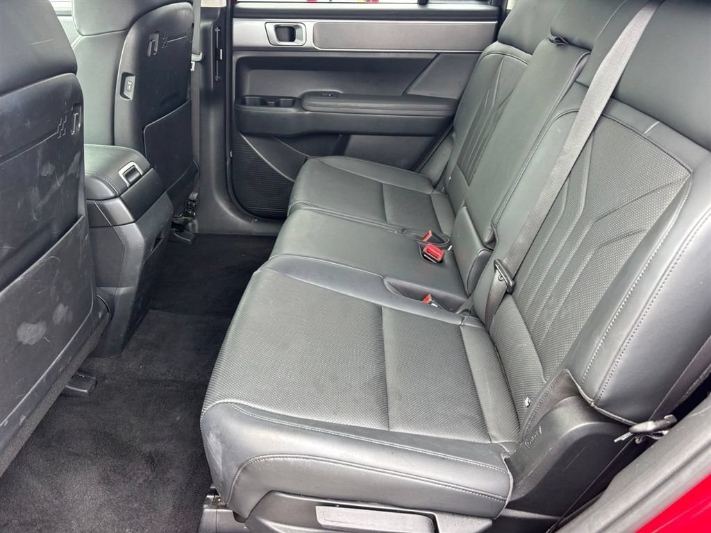 Used 2025 Hyundai Santa Fe SEL FWD image 16