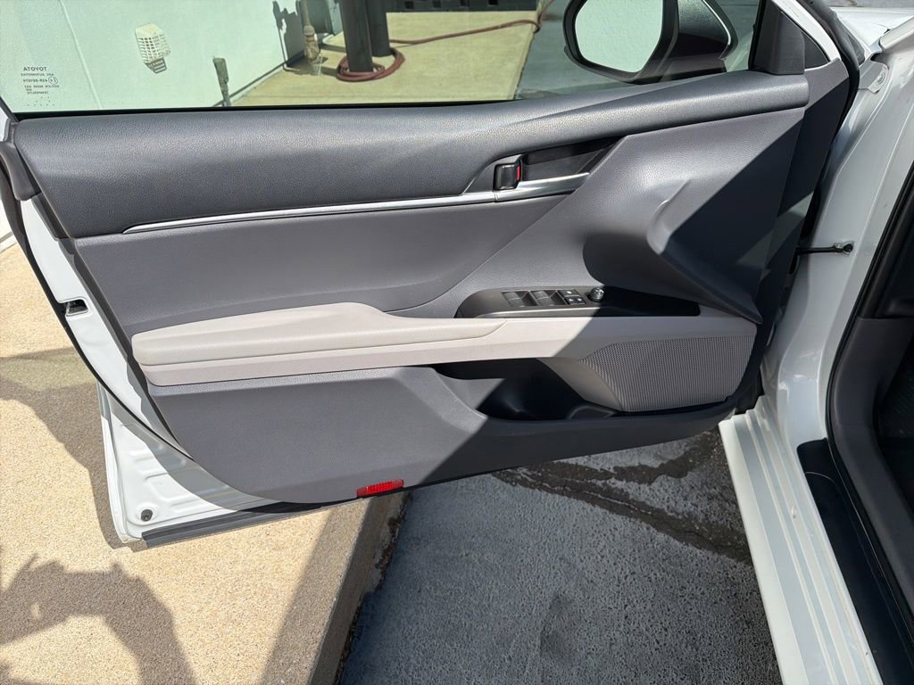 Used 2023 Toyota Camry LE FWD image 32