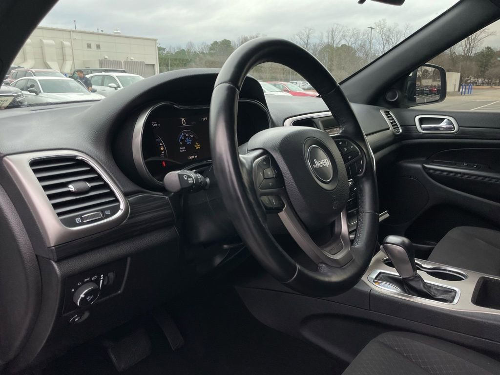 Used 2021 Jeep Grand Cherokee Laredo image 27