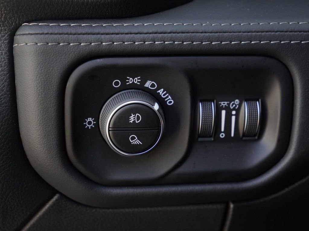 New 2026 RAM 3500 Limited image 12