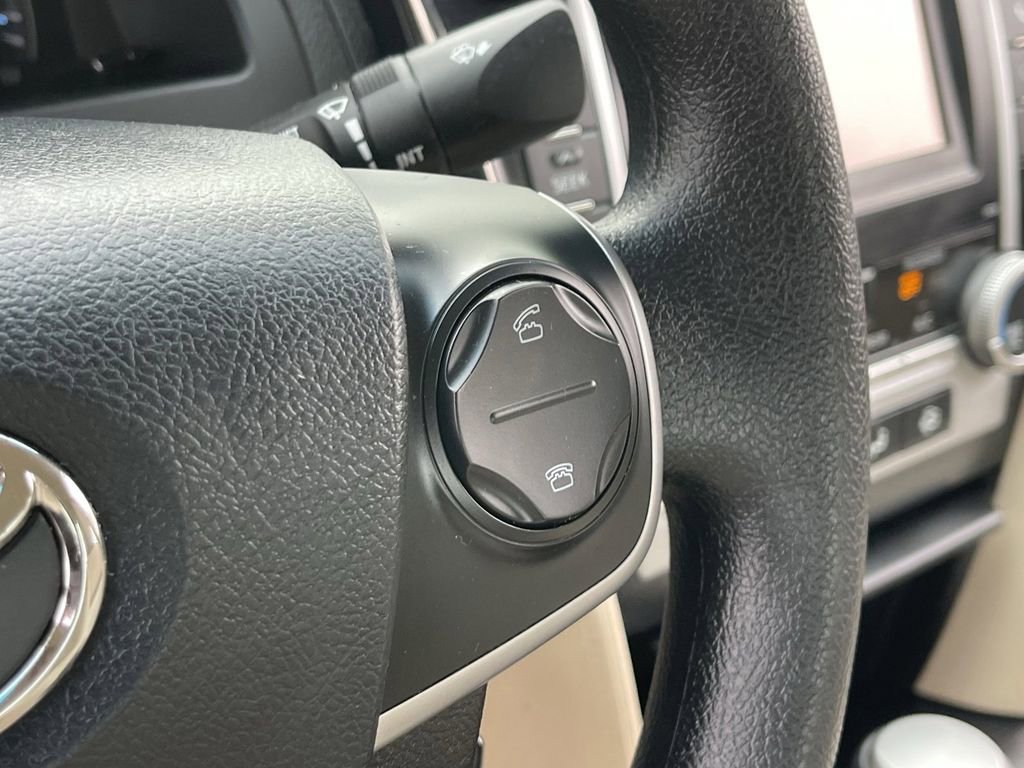 Used 2013 Toyota Camry LE image 23