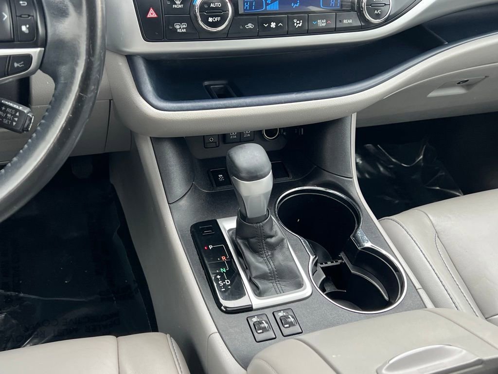 Used 2017 Toyota Highlander XLE image 19