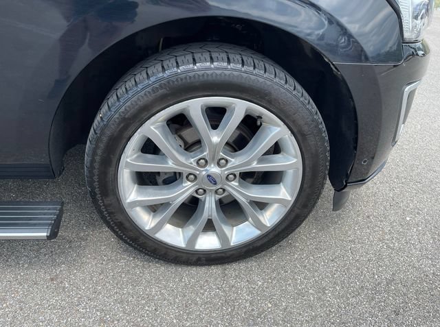 Used 2018 Ford Expedition Platinum AWD/4WD image 44