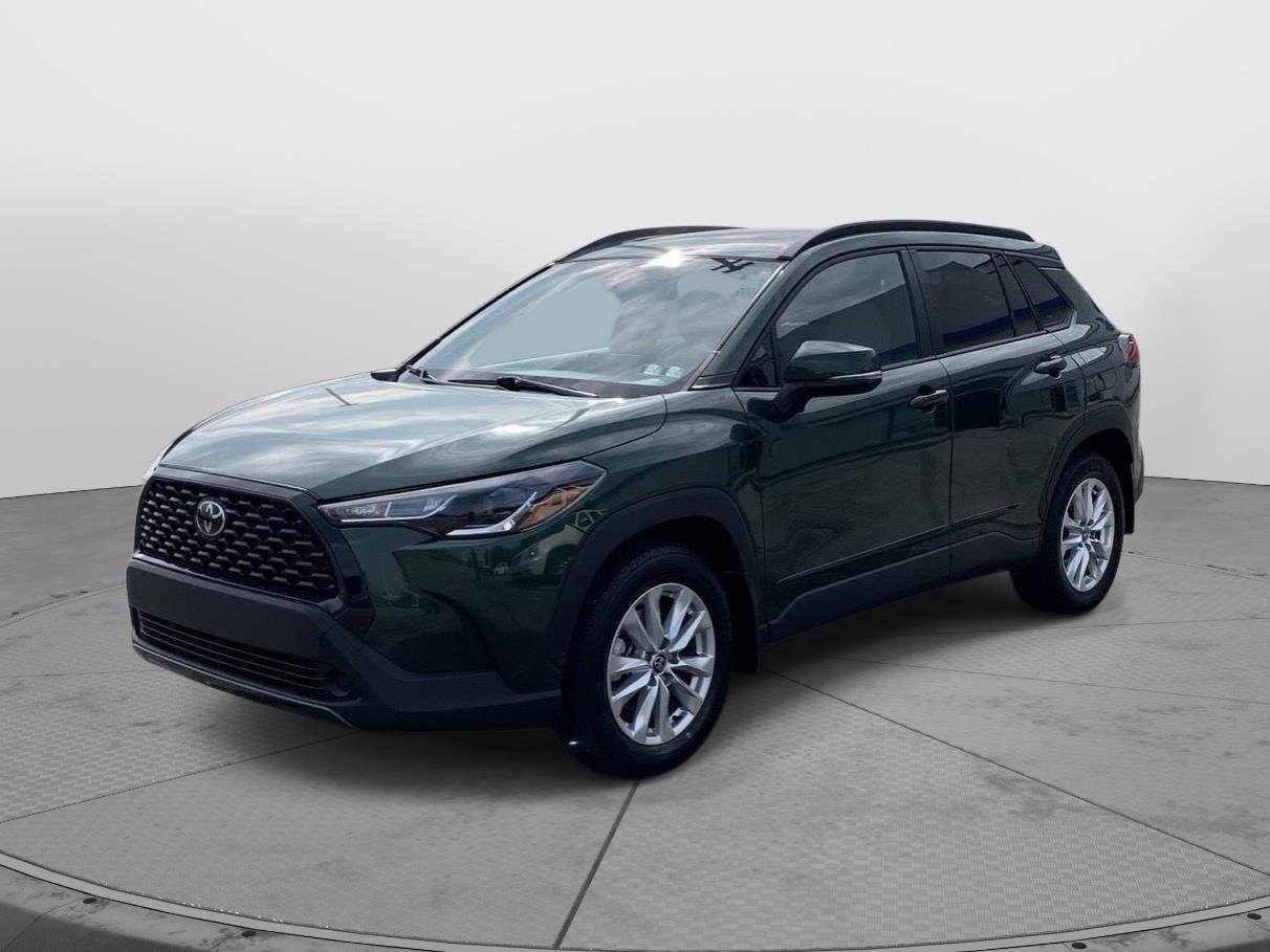Used 2022 Toyota Corolla Cross LE w/ Moonroof Package AWD/4WD image 7