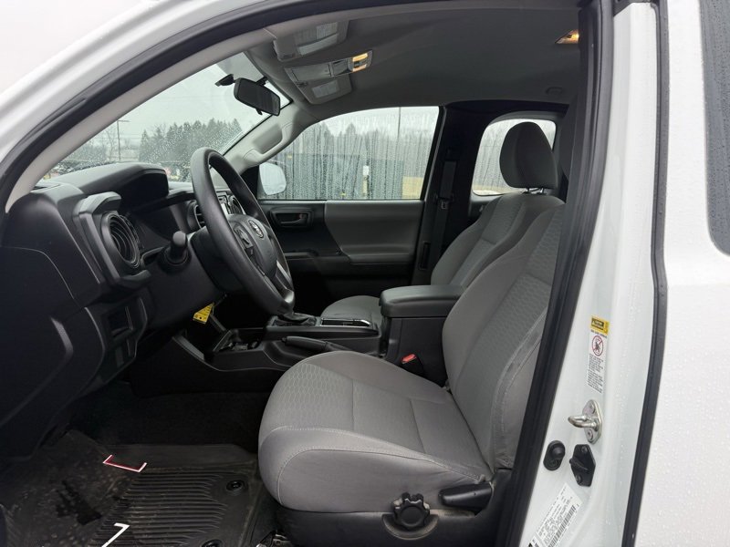 Used 2017 Toyota Tacoma SR image 10