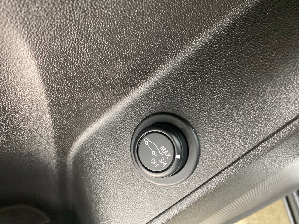 Used 2023 Chevrolet Equinox RS w/ RS Leather Package image 35