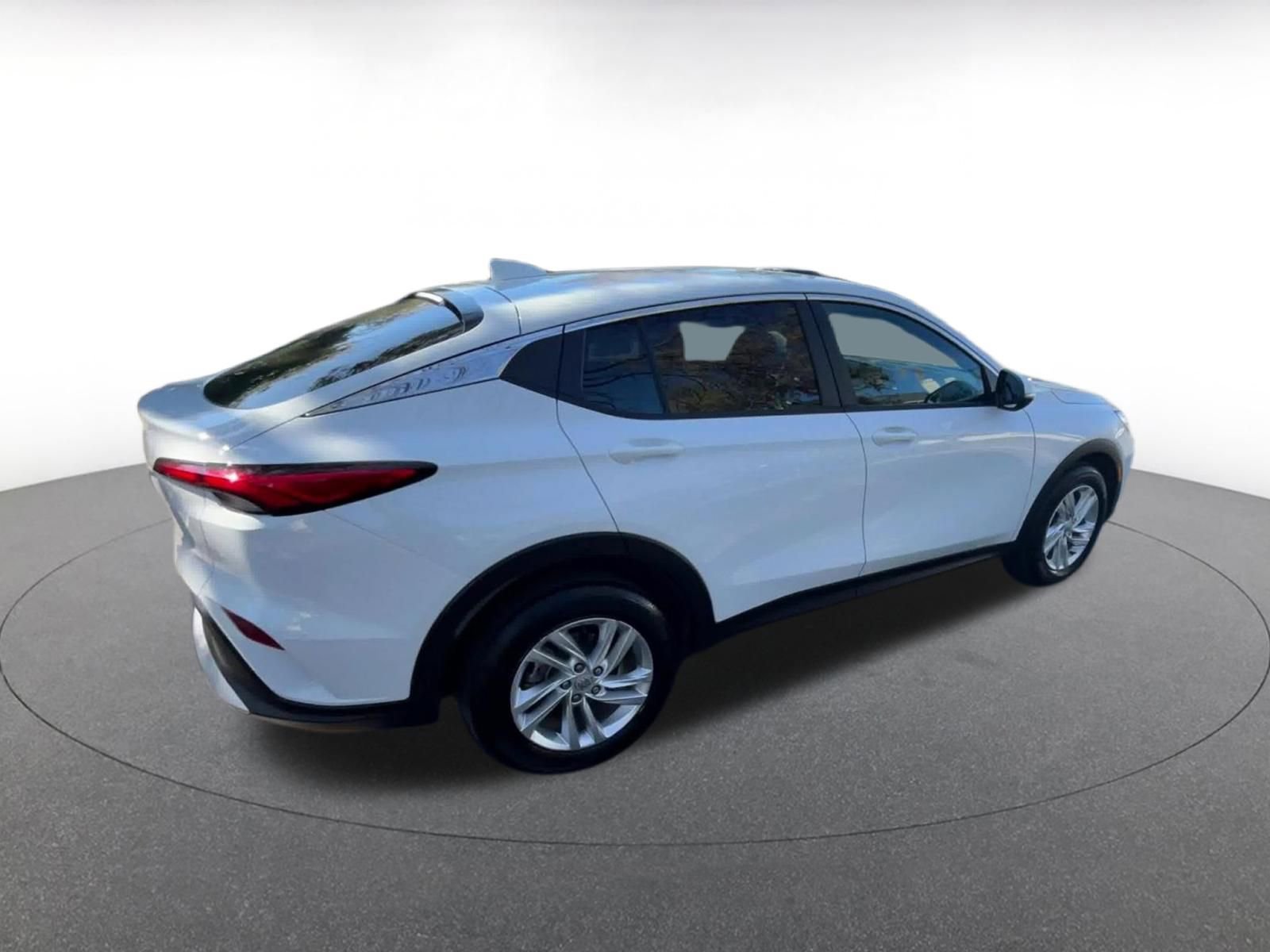 Used 2025 Buick Envista Preferred image 14