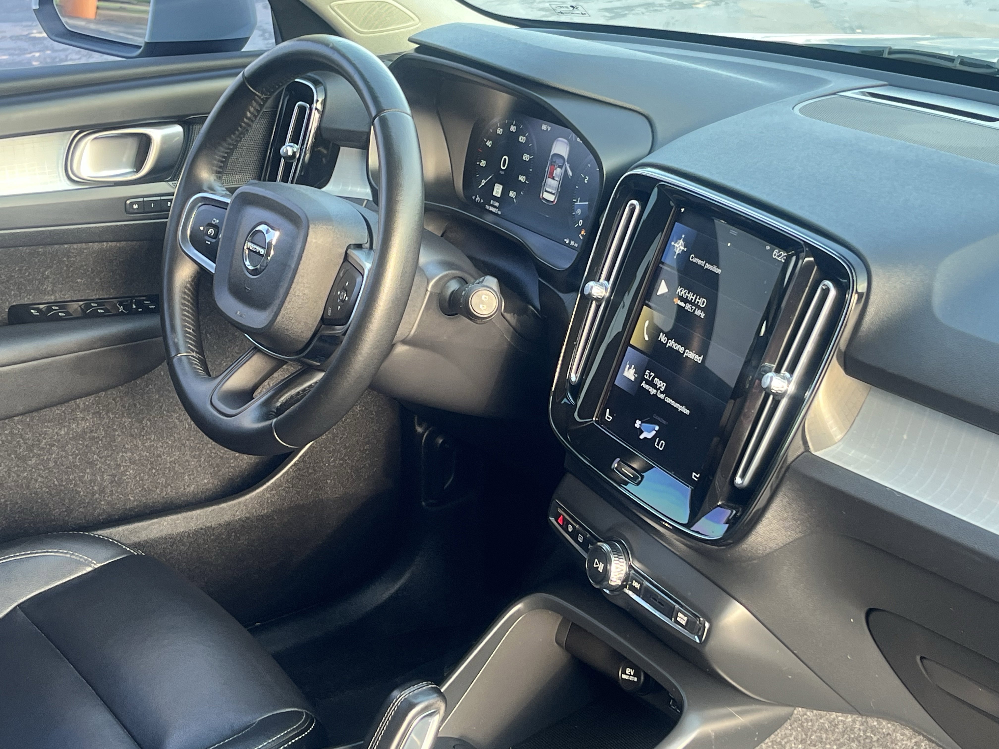Used 2021 Volvo XC40 T5 Momentum AWD/4WD image 16