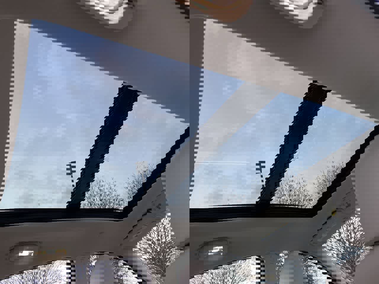 Certified 2023 Cadillac XT5 Premium Luxury w/ LPO, Floor Liner Package image 21