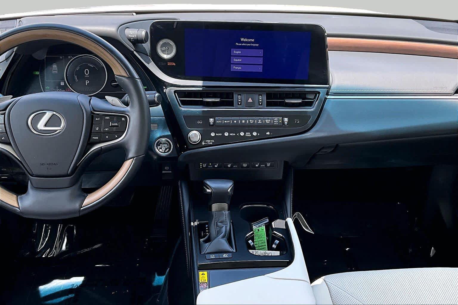 Used 2025 Lexus ES 300h w/ Technology Package FWD image 7