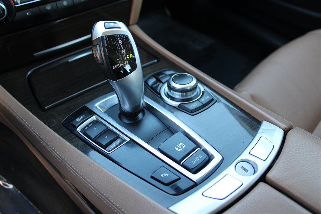 Used 2012 BMW 740i RWD image 25