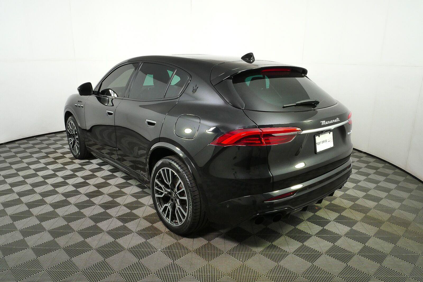 Used 2023 Maserati Grecale Modena AWD/4WD image 28