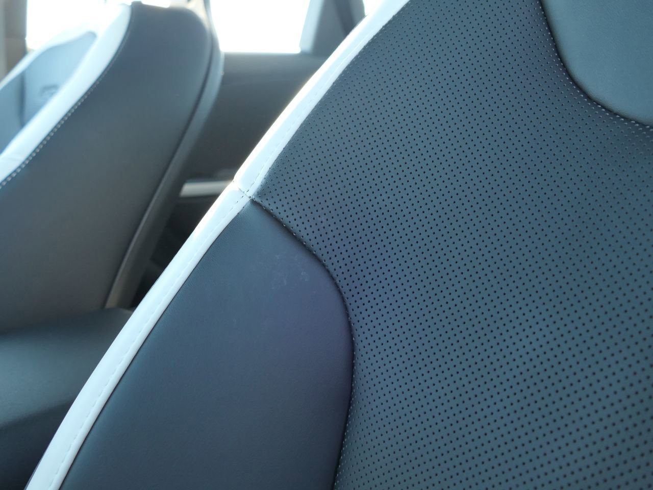 New 2025 Kia K4 GT-Line w/ GT-Line Premium Package FWD image 9