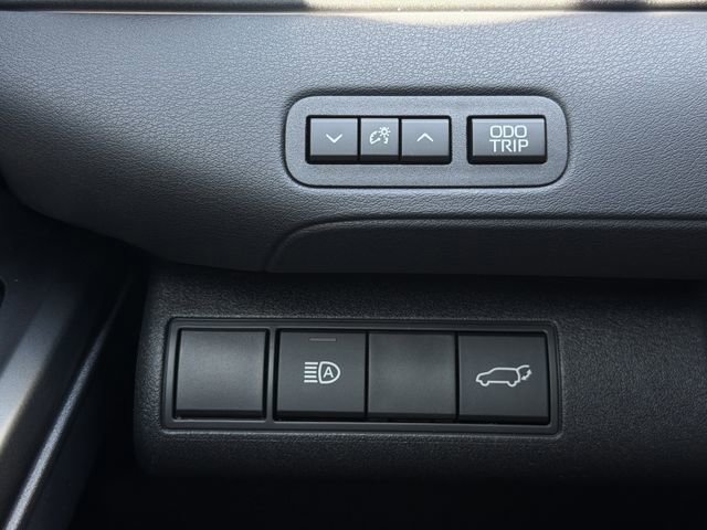 New 2026 Toyota C-HR AWD/4WD image 22