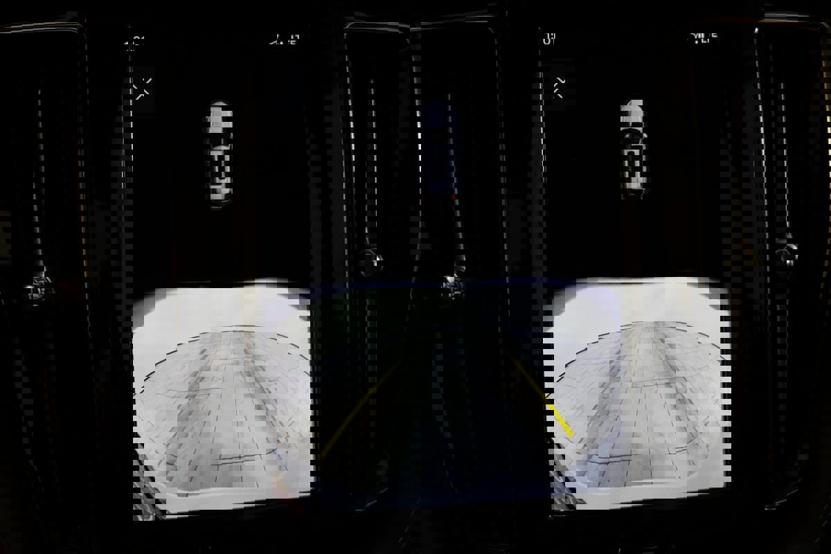 Used 2024 Volvo XC60 T8 Core image 7