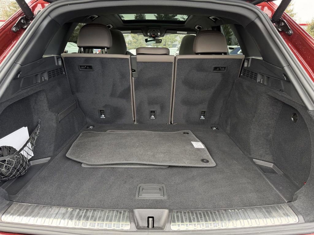 Used 2025 Audi Q5 Premium Plus w/ Premium Plus AWD/4WD image 29