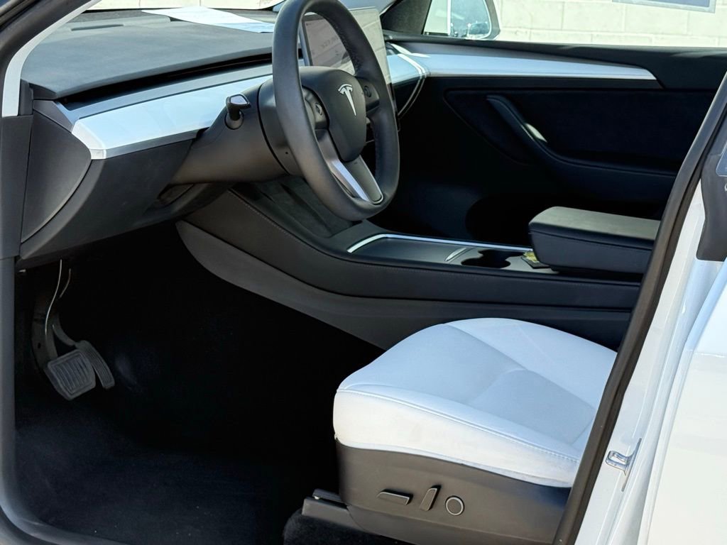 Used 2023 Tesla Model Y Long Range image 5