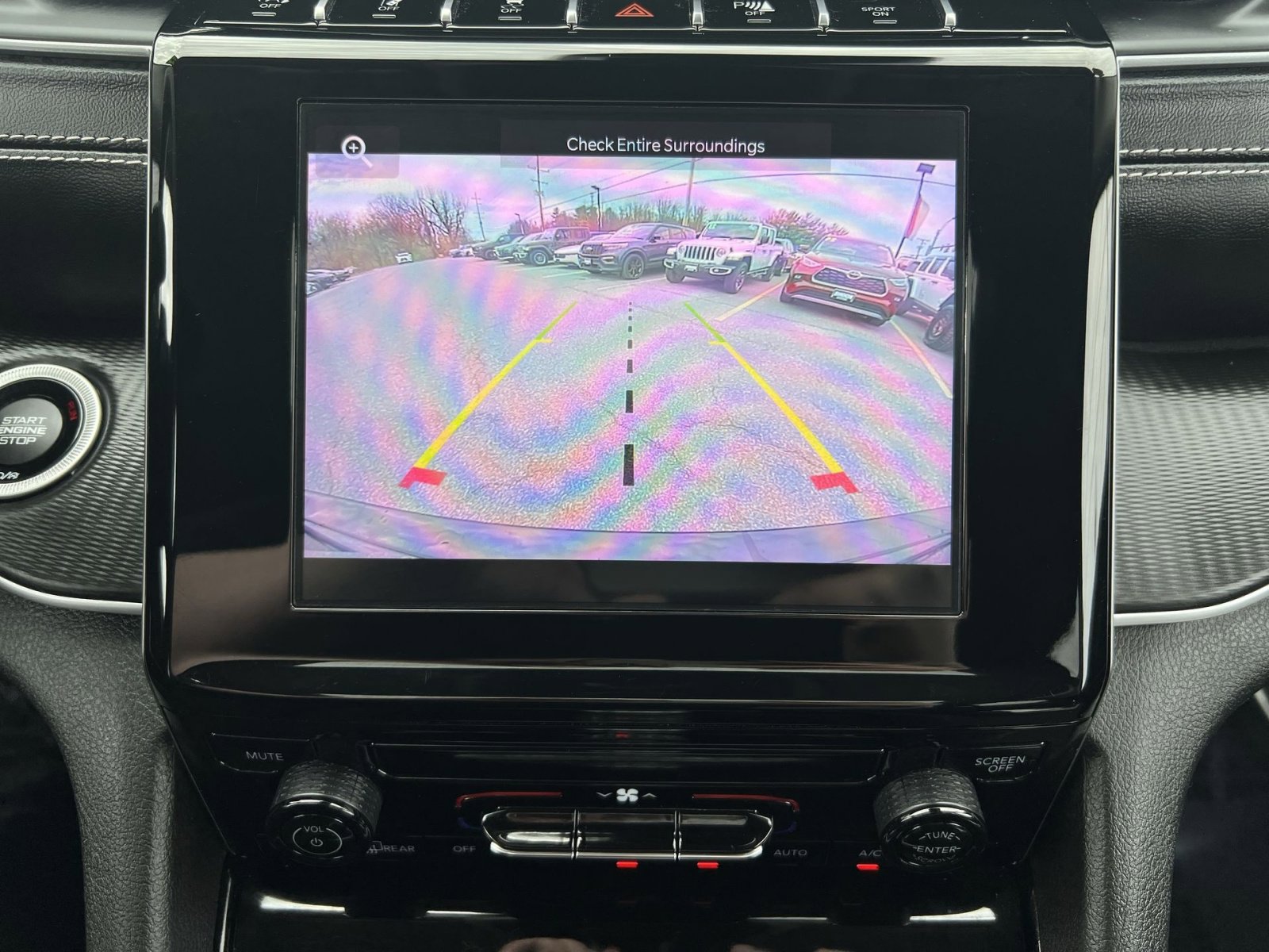 Used 2023 Jeep Grand Cherokee Laredo image 19