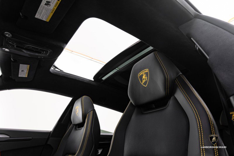 Used 2023 Lamborghini Urus S image 32