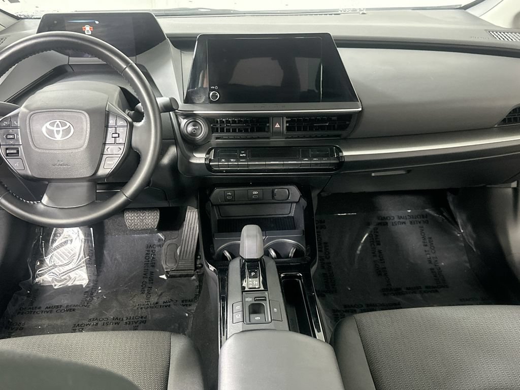 Used 2025 Toyota Prius LE FWD image 16