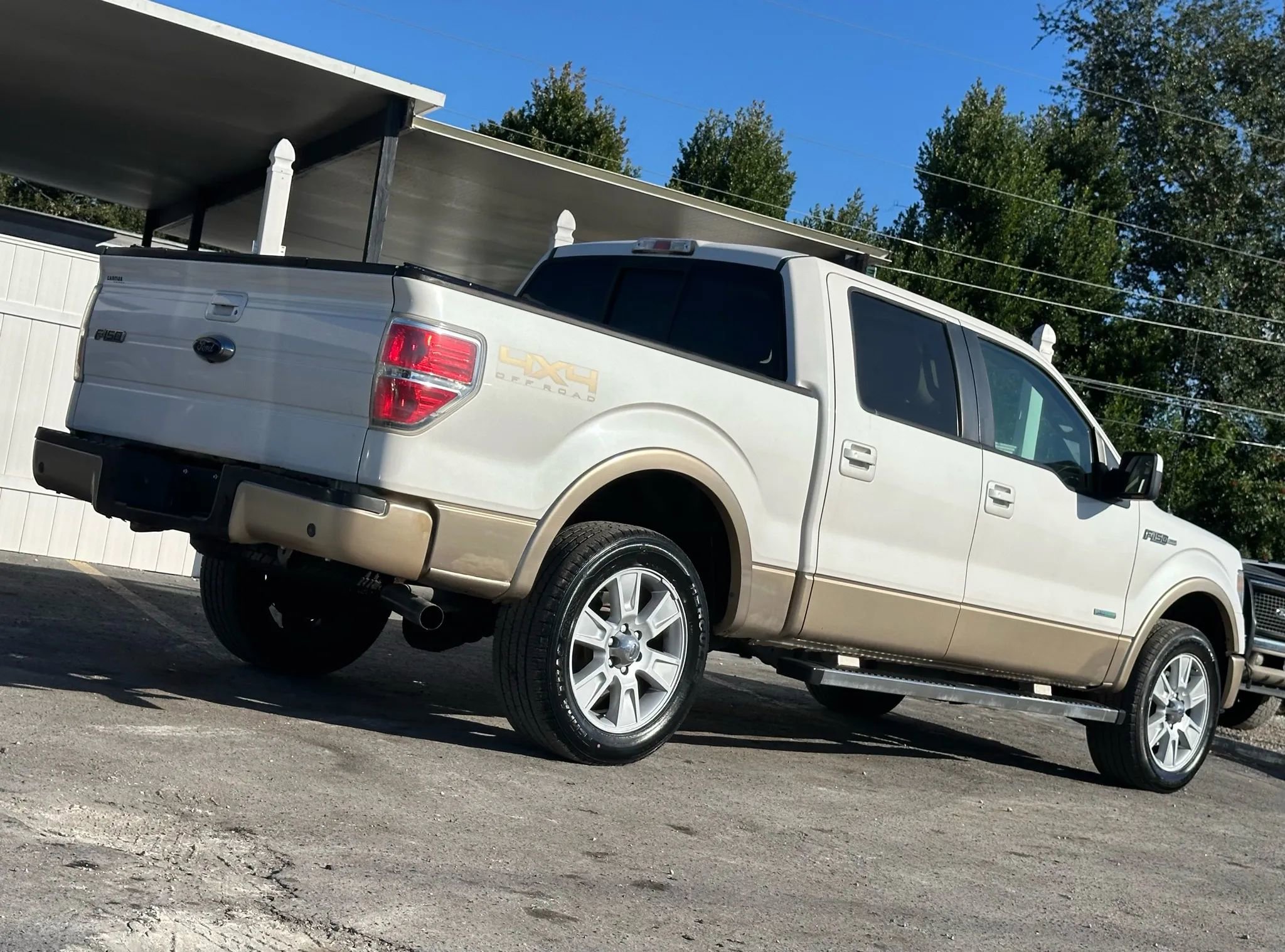 Used 2013 Ford F150 Lariat w/ Luxury Equipment Group image 3