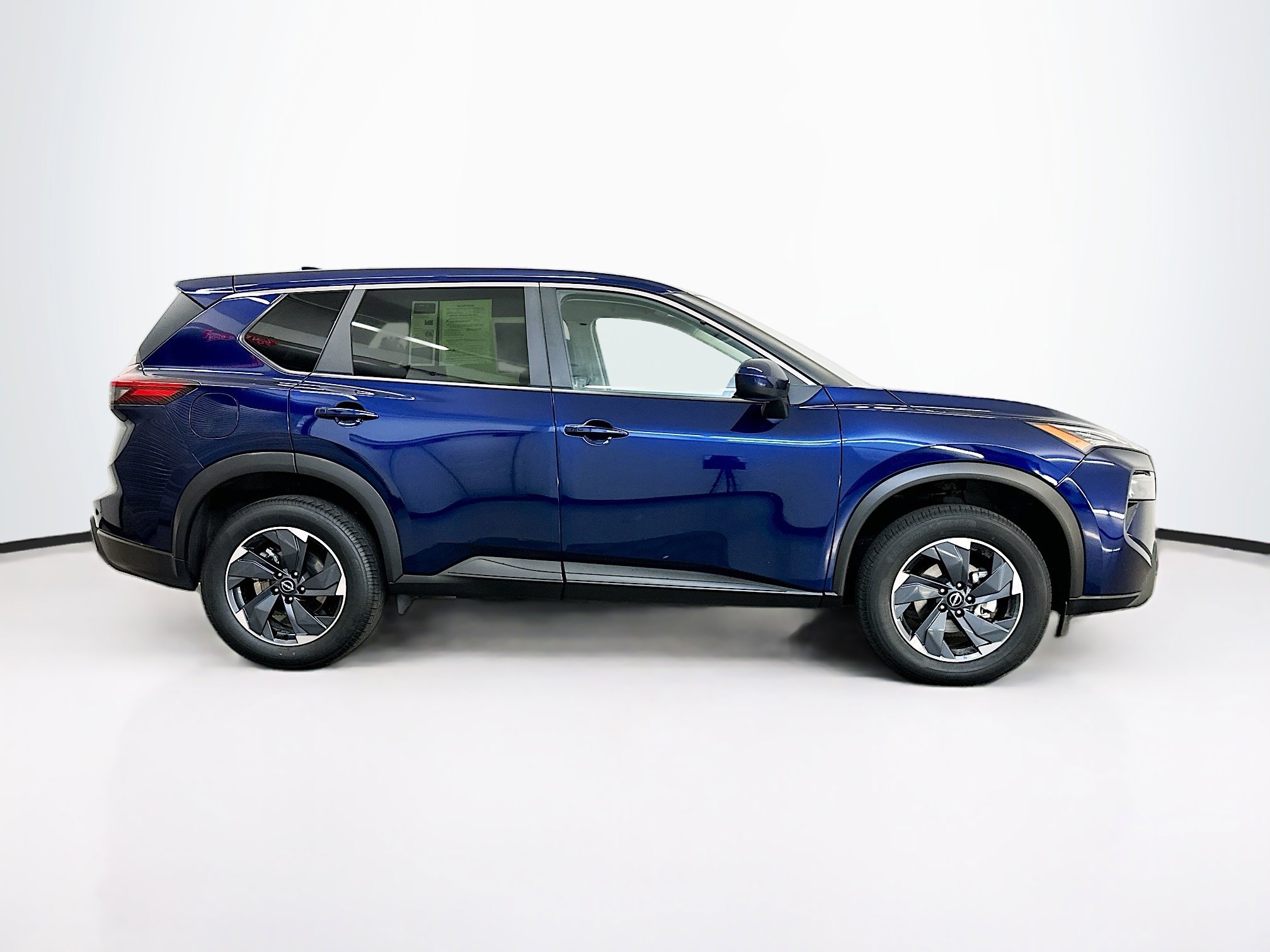 Used 2025 Nissan Rogue SV AWD/4WD image 10