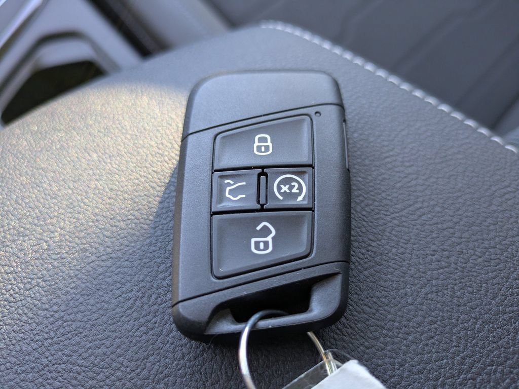 New 2026 Volkswagen Taos SE FWD image 29