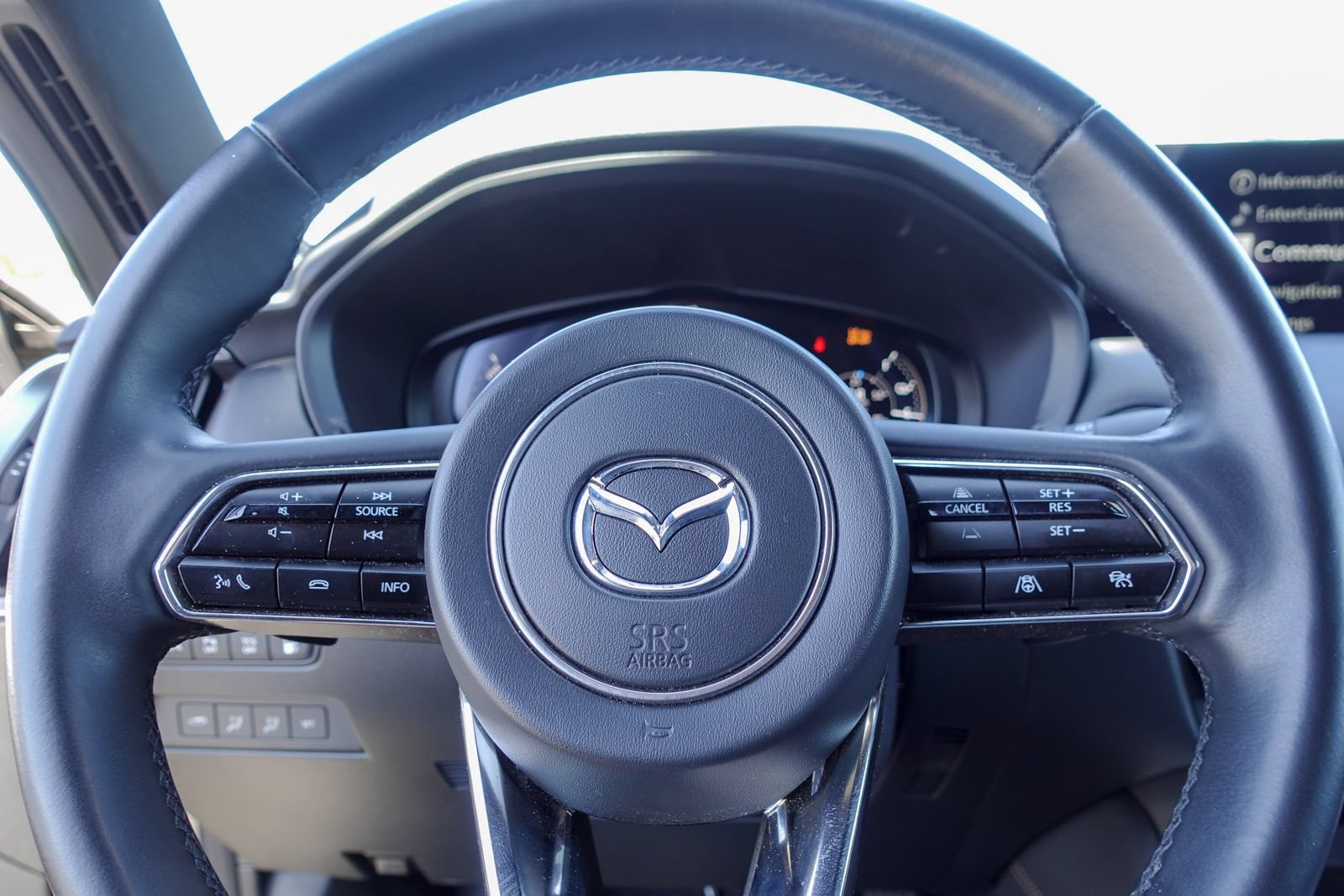 Certified 2025 MAZDA CX-70 Plug-In Hybrid w/ Premium Plus AWD/4WD image 20