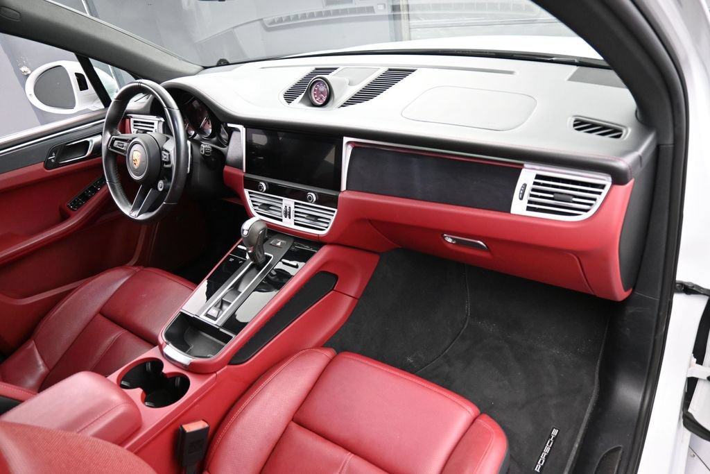 Certified 2022 Porsche Macan GTS AWD/4WD image 32