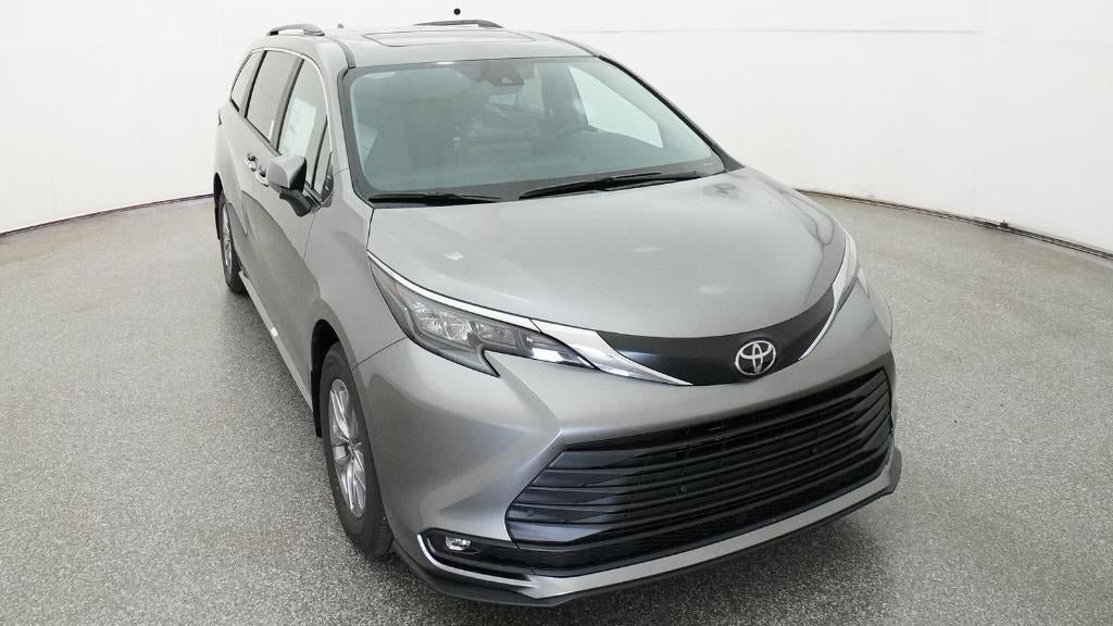 New 2026 Toyota Sienna XLE FWD image 14
