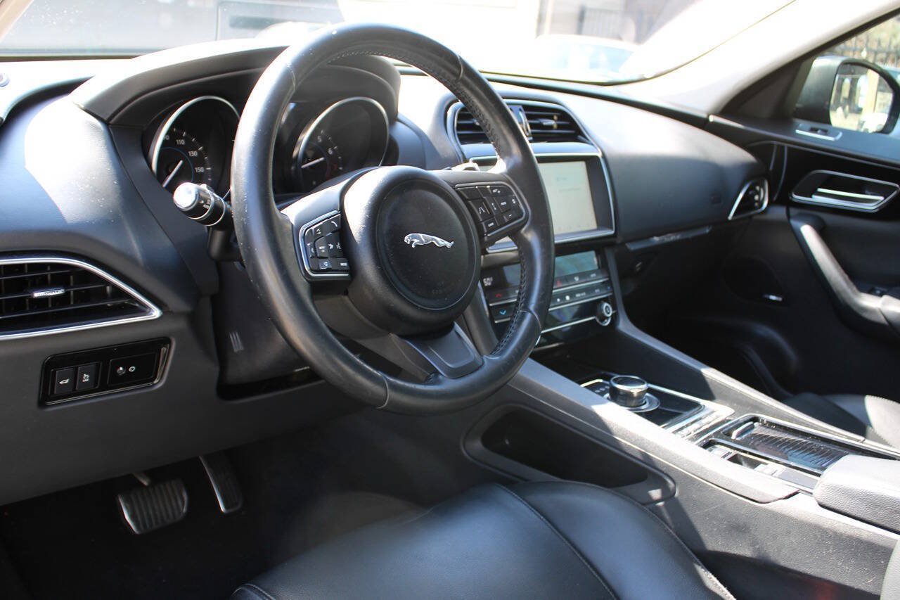 Used 2019 Jaguar F-PACE Premium AWD/4WD image 20