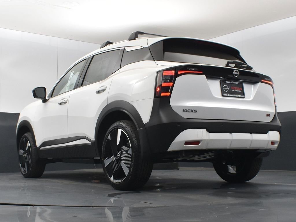 New 2026 Nissan Kicks SR w/ SR Premium Package FWD image 41