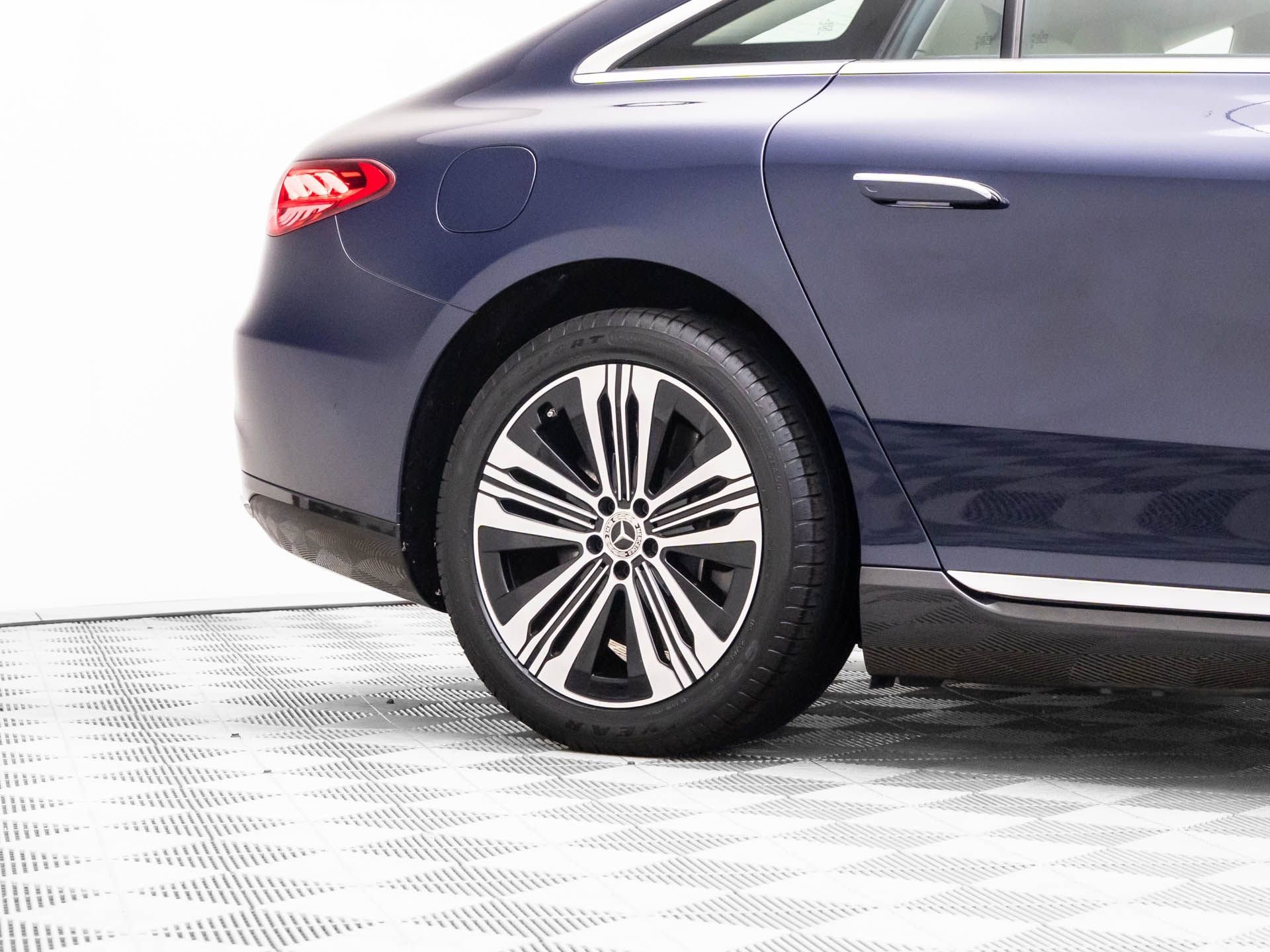 Used 2022 Mercedes-Benz EQS 450+ Sedan image 32