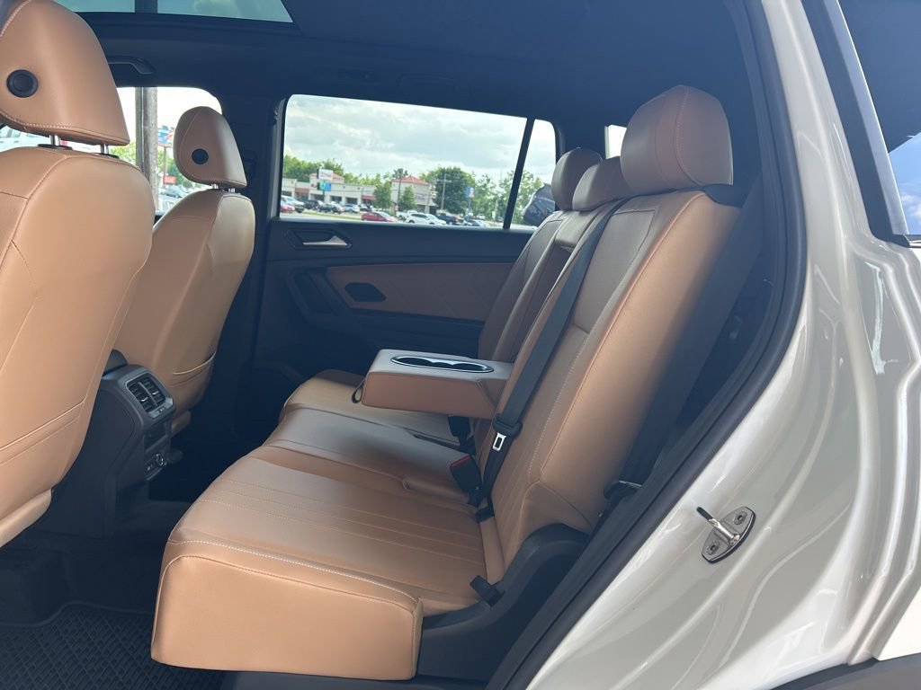 Used 2024 Volkswagen Tiguan SE w/ Panoramic Sunroof Package FWD image 9