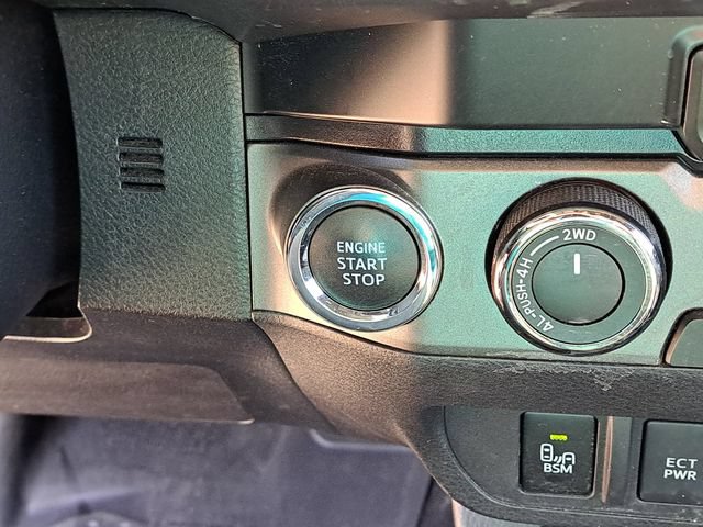 Used 2020 Toyota Tacoma TRD Sport w/ Technology Package AWD/4WD image 11